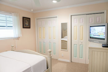 Colindale Apartments Williams Town ภายนอก รูปภาพ
